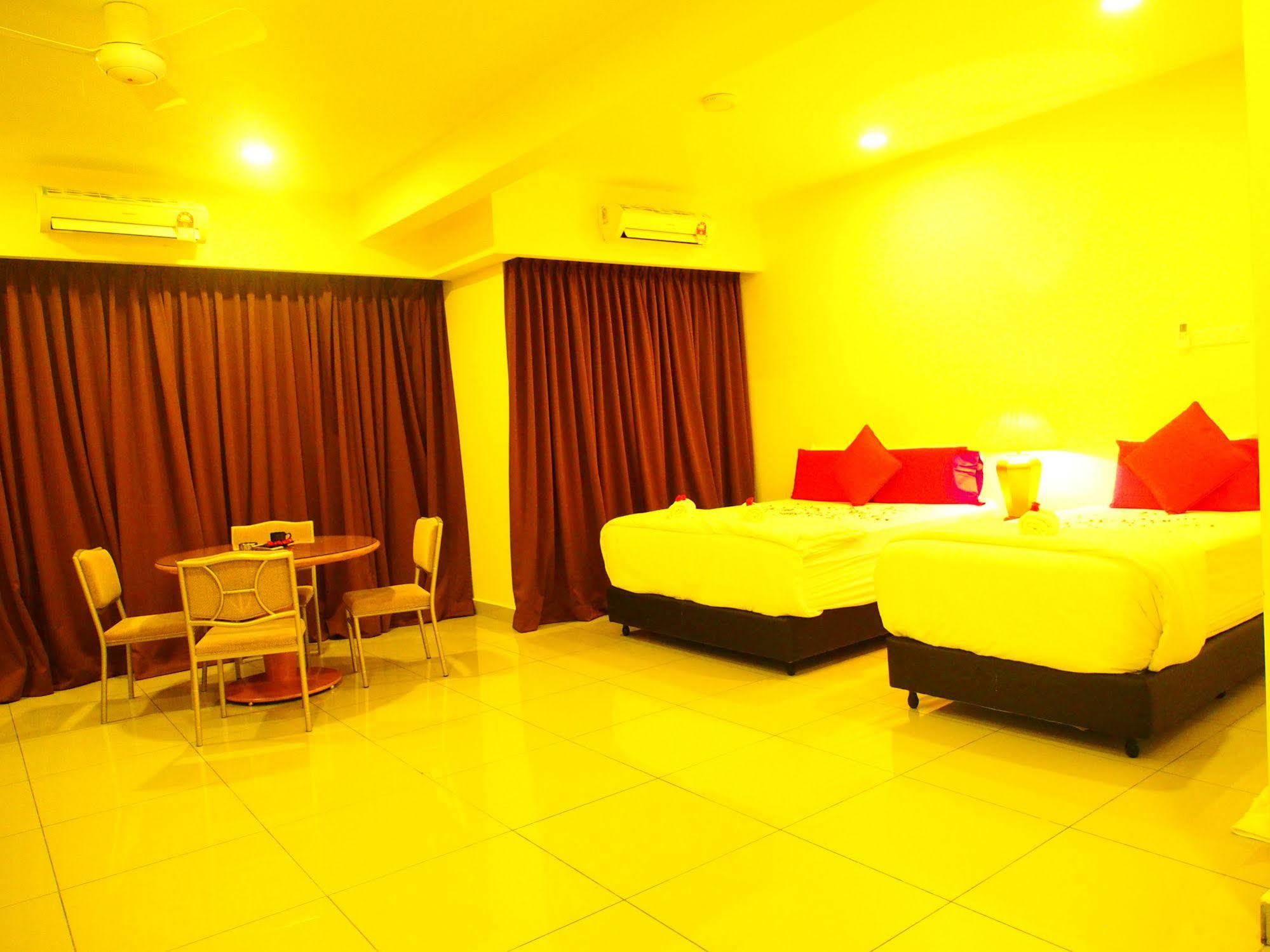 Premier Times International Hotel Seri Kembangan Exteriör bild